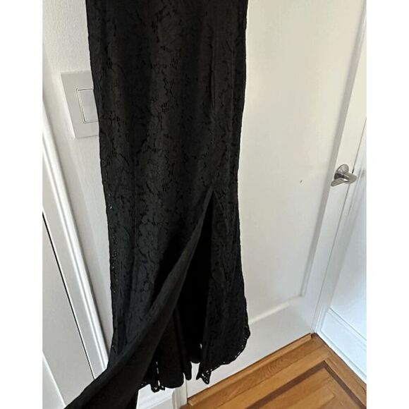Fame and Partners Lupin Black Lace Maxi Gown with Slit in Size 8 - Picture 6 of 9